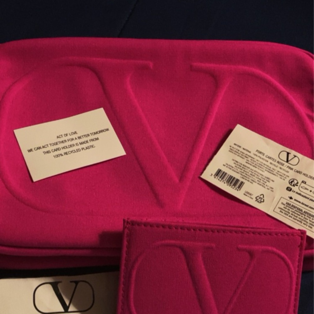 VALENTINO Beauty Travel Pouch and Cardholder In Fuchsia Pink. 2 (Brand New)